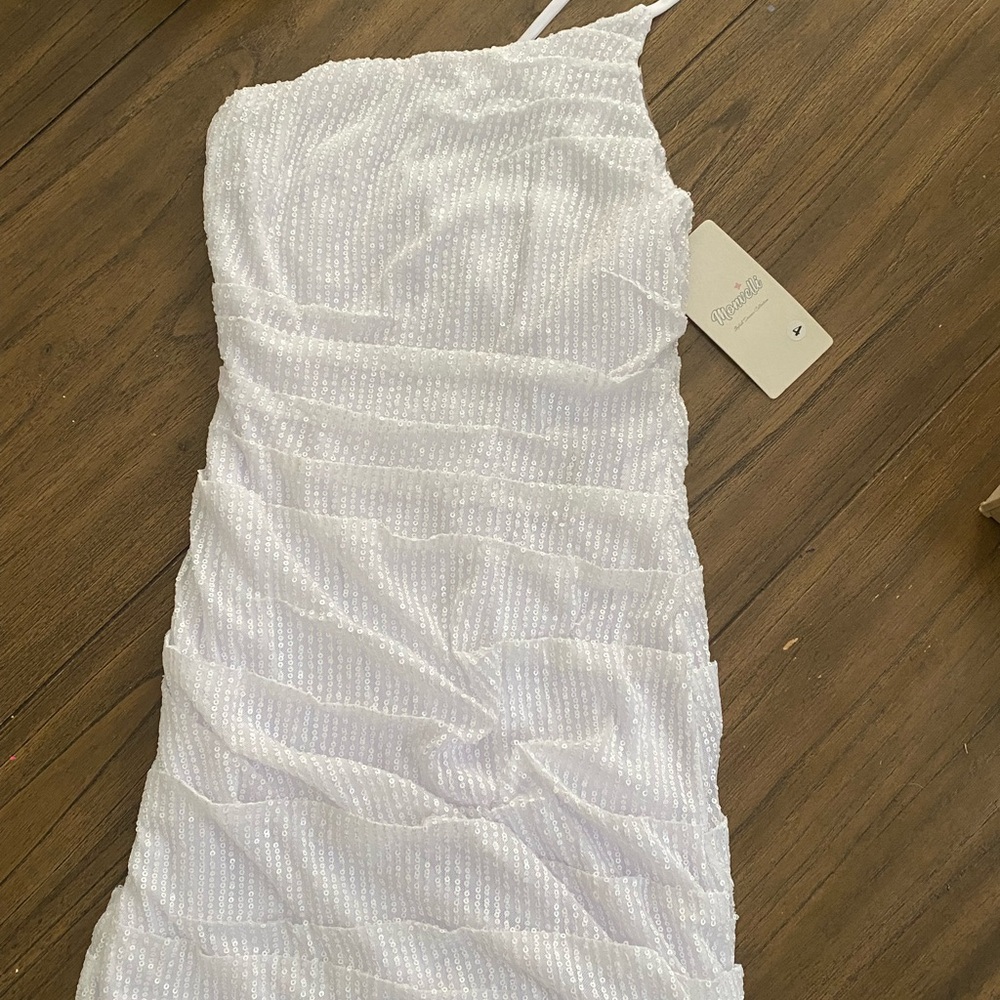 White One-Shoulder Dress